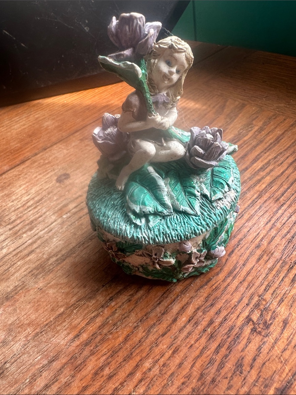 Fairy Trinket Box with Flower Motif in Green and Lavender